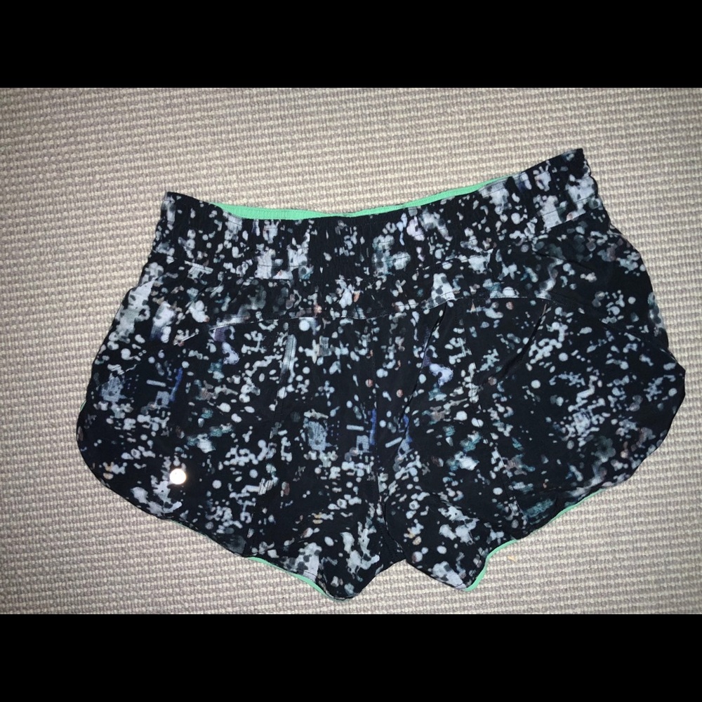 Lululemon - Chose a side short (reversible)